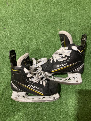 Used Junior CCM Tacks 9080 Hockey Skates Regular Width Size 2.5