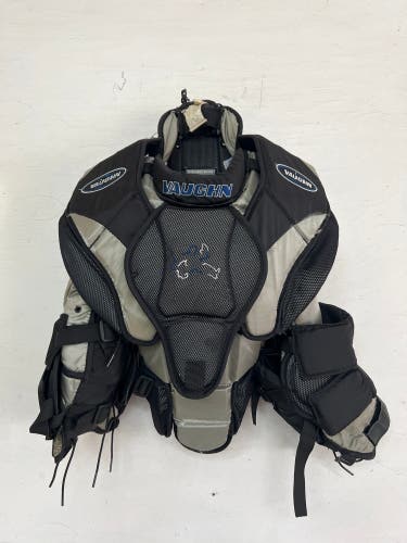 Vaughn Vision 700 Goalie Chest Protector - Junior Large - Good Condition