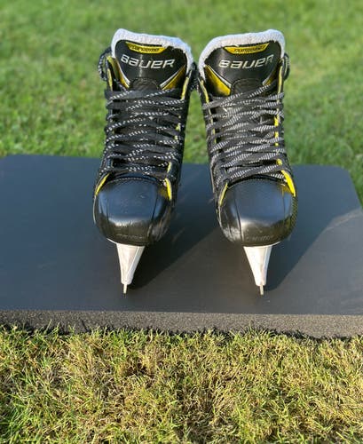 Great condition Bauer Supreme 3S Pro Hockey Goalie Skates, Sr Size 8, Regular Width