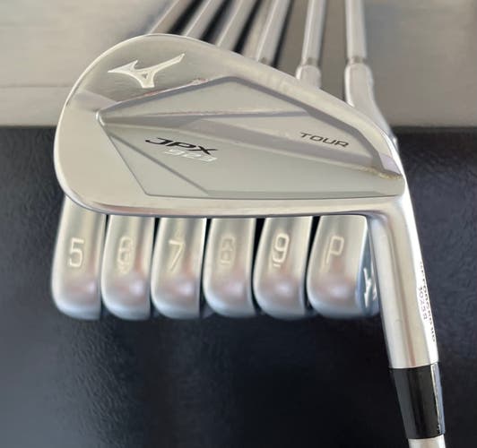 MIZUNO JPX 923 TOUR IRON SET