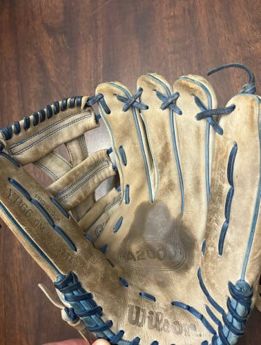 Used Outfield 12.75" A2000 Baseball Glove