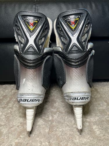 NHL Pro Stock Bauer Vapor HyperLite Size 9.5 D/A Hockey Skates Ducks Lundestrom
