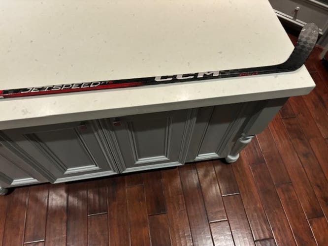 Used Youth CCM JetSpeed FT6 Left Handed Hockey Stick P28 Curve 55 Flex