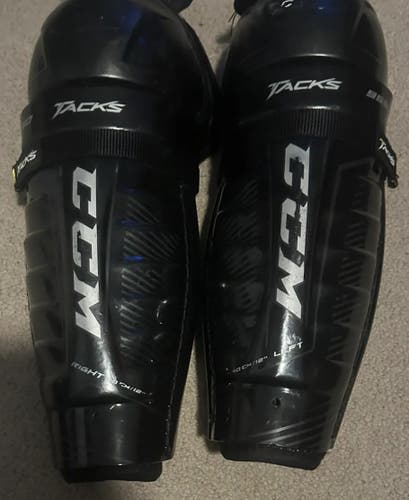 CCM Shin pads