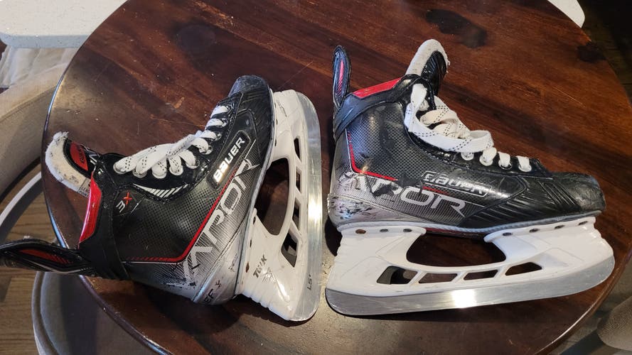 Used Bauer Vapor 3X Hockey Skates Regular Width Size 5