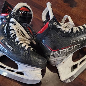 Used Bauer Vapor 3X Hockey Skates Regular Width Size 4.5