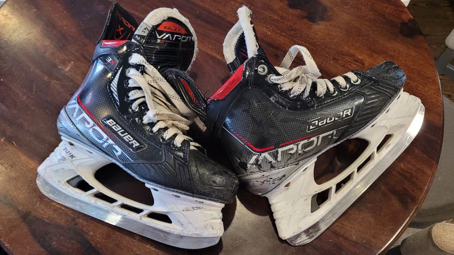 Used Bauer Vapor 3X Hockey Skates Regular Width Size 4.5