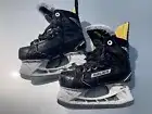 Used Junior Bauer Supreme S170 Hockey Skates Size 1