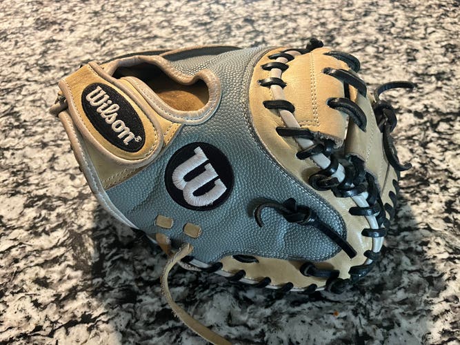 Wilson A2000 Catchers Glove Right Hand Throw 33" Baseball