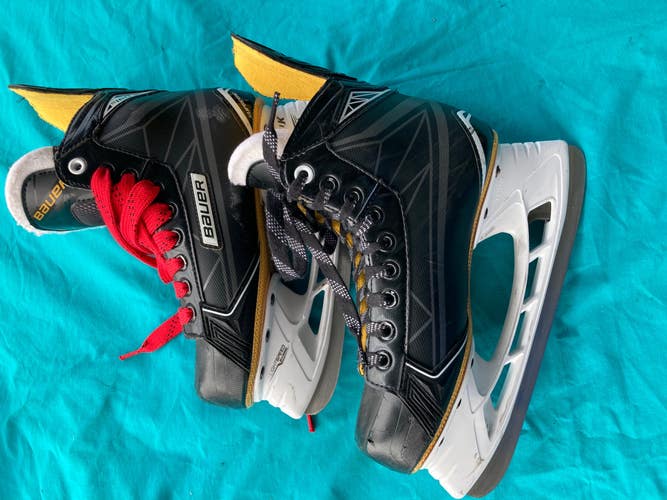 Used Junior Bauer Supreme S160 Hockey Skates Regular Width Size 2.5