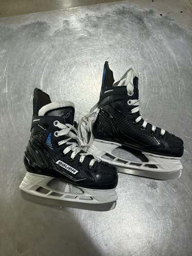 Used Bauer Vapor Volt Youth 09.0 Ice Hockey Skates