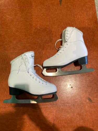 White Used Jackson Ultima Figure Skates Adult 6