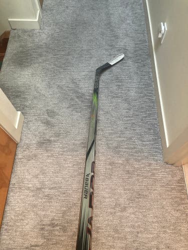 Used Senior Bauer Right Handed P90TM  Vapor Hyperlite 2 Hockey Stick