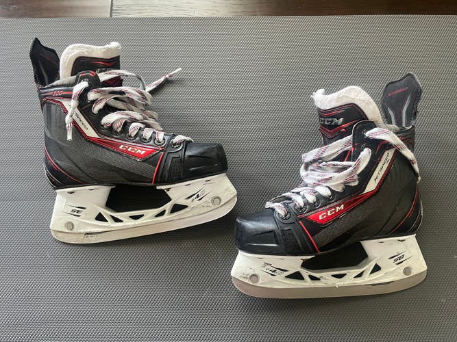 CCM Hockey Skates Jetspeed 300 Size 2 Regular Width