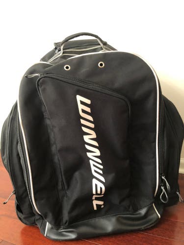 Winnwell junior backpack wheel bag