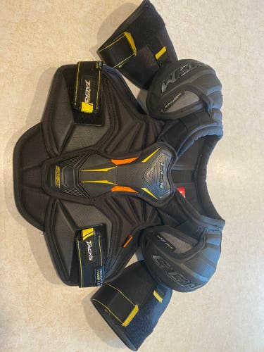 CCM Super Tacks 9080 Shoulder Pads - Junior Small