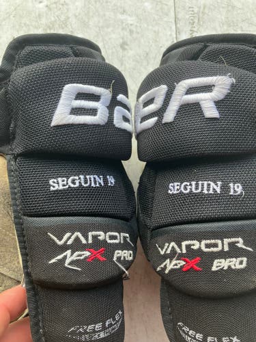 Seguin Bruins Pro Stock 14” Bauer Vapor APX Pro