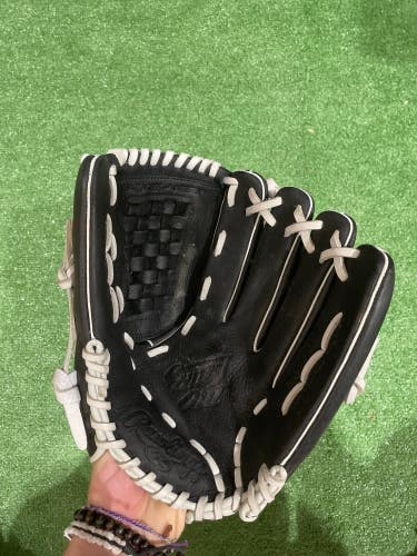 Black Used Rawlings Shut out Right Hand Throw High School/College Outfield Softball Glove 12.5"