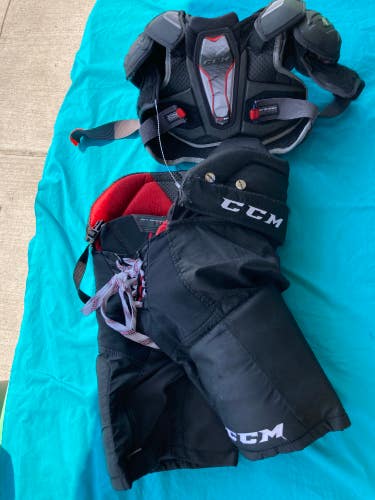 Used Junior CCM Medium FT390 Starter Kit