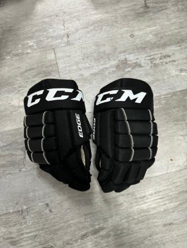 Black Used Junior CCM Edge Gloves 11"