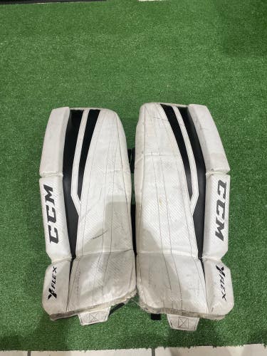 White Used 22" Youth CCM Y Flex Goalie Leg Pads