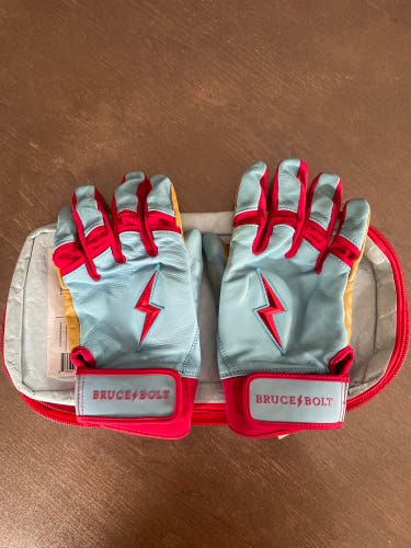 Bruce Bolt Medium Bader Series Baby Blue and Red