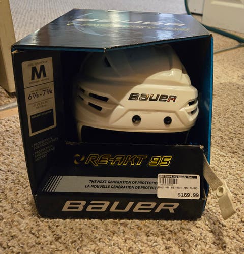 Used Medium Bauer Re-Akt 95 Helmet
