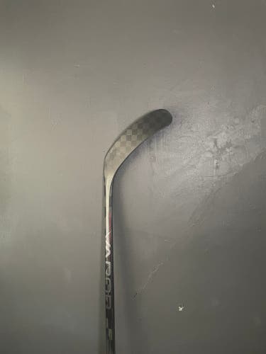 Left Hand P92M Pro Stock Hyperlite 2 Hockey Sticks