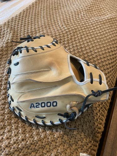 Wilson A2000 33” Catcher's Mitt - Nearly Brand New Condition