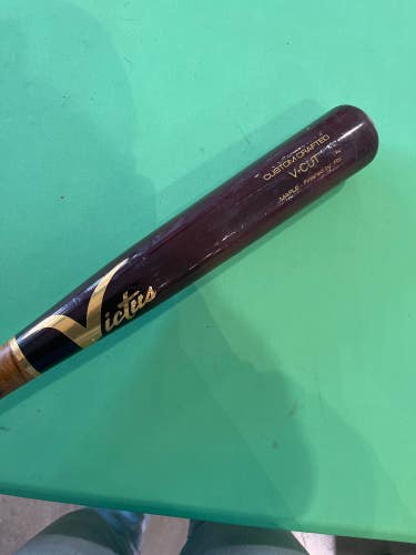 Brown Used Victus V-Cut Custom Crafted Bat Maple 32"