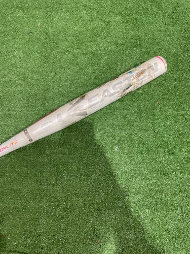 White Used 2017 Easton Hyperlite Bat (-12) Composite 19 oz 31"