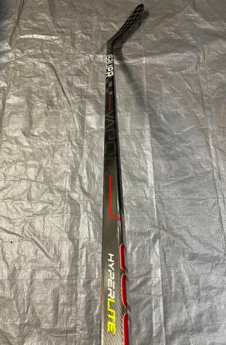 Bauer Right Handed P28M 82 Flex Vapor Hyperlite Hockey Stick