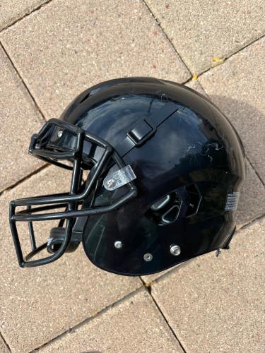 Used Youth Extra Large Schutt Vengeance A11 Helmet