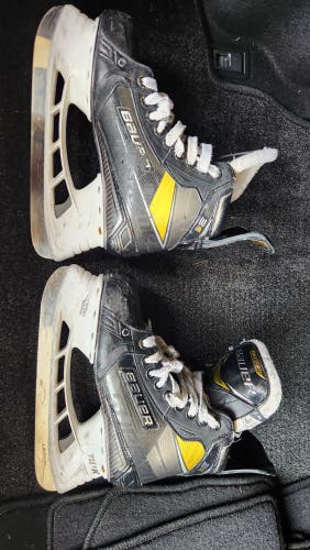 Used Intermediate Bauer Supreme 3S Pro Hockey Skates