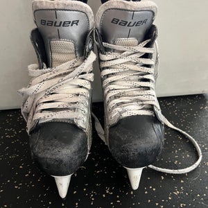 Used Intermediate Bauer Regular Width Size 4 Vapor 2X Hockey Skates