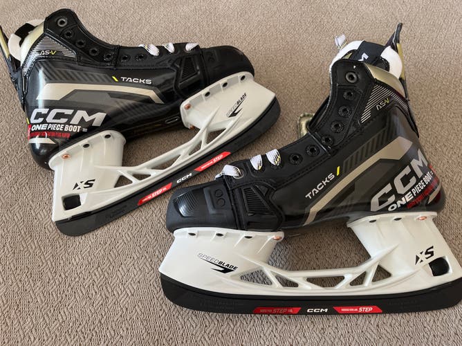 New CCM Tacks AS-V Skates Size 8 Tapered