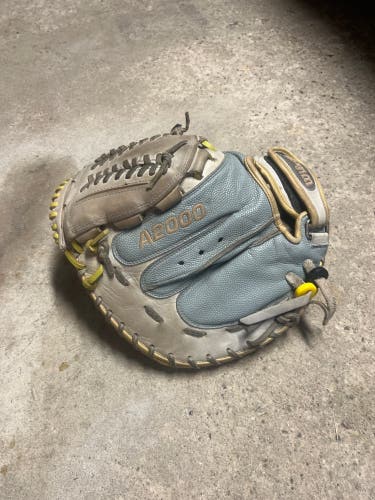 A2000 Fastpitch Catchers mitt