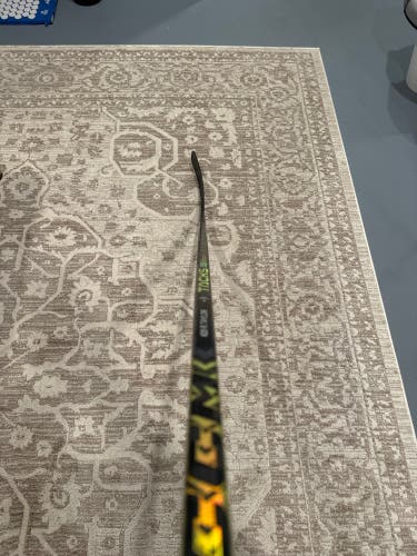 Senior Right Handed P88 Pro Stock Tacks AS-V PRO Hockey Stick - D