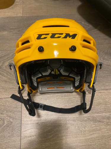 Ccm helmet 910