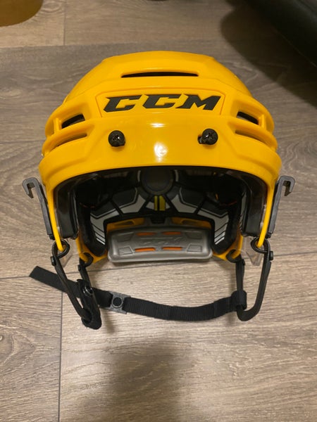 Ccm helmet 910