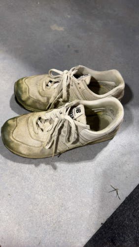 Used Adult New Balance Shoes