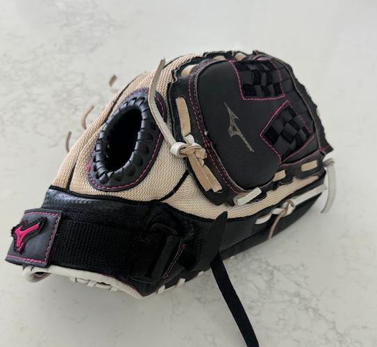 Used Mizuno Right Hand Throw Finch Softball Glove 11.25"