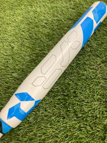 White Used 2023 DeMarini CF Bat (-10) Composite 22 oz 32"