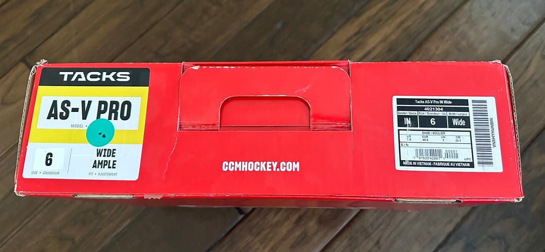 New Intermediate CCM Tacks ASV Pro Hockey Skates Wide Width