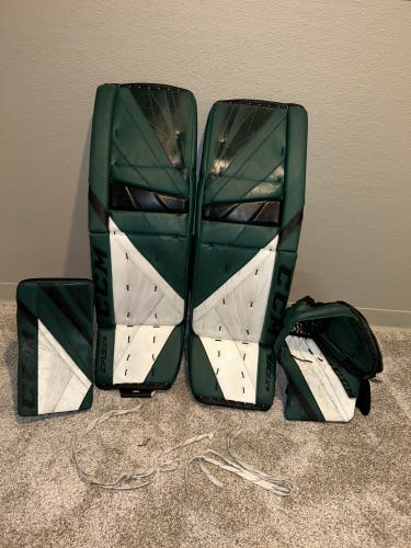 CCM EFlex 5 Pro Custom goalie pads