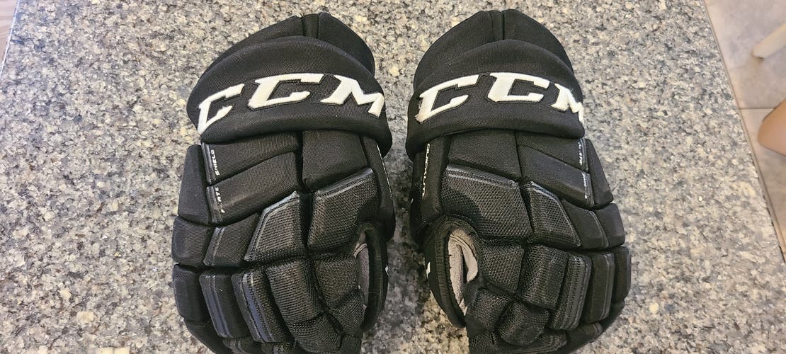 Used CCM HGQLT Qlt290 Gloves 13"