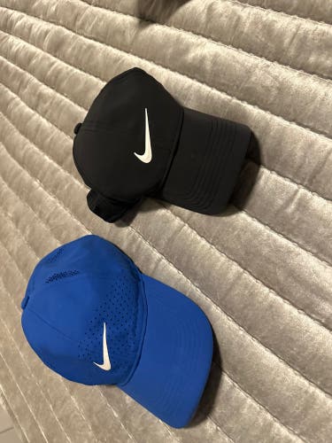 2 Nike hats