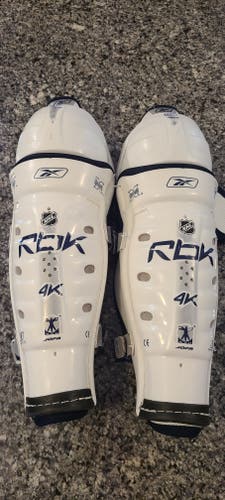 Used Intermediate Reebok RBK 4K 13.5" Shin Pads