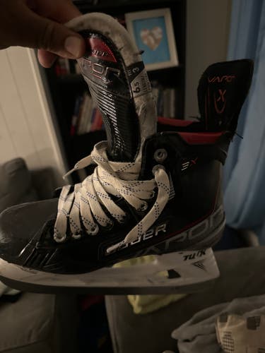 Used Senior Bauer Vapor 3X Hockey Skates Regular Width Size 6.5