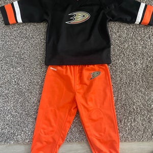 Ducks Toddlers Jersey and pants outfit 3T